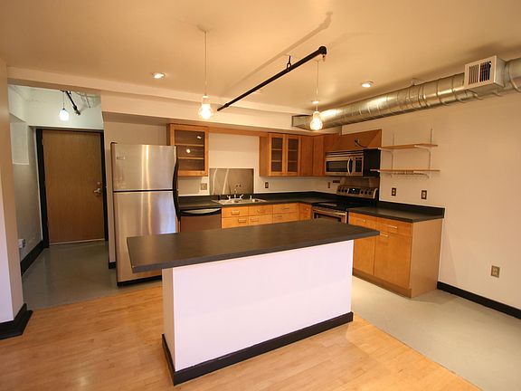 4th image of 300 Tijeras Ave NE