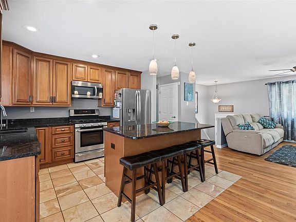 3rd image of 2834 Cherry Point Ln
