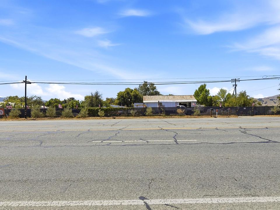 1st image of 10095 Monterey Rd
