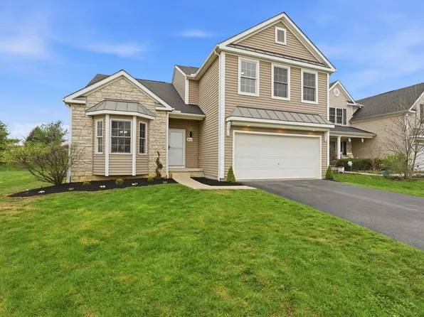 8943 Emerald Hill Dr, Lewis Center, OH 43035