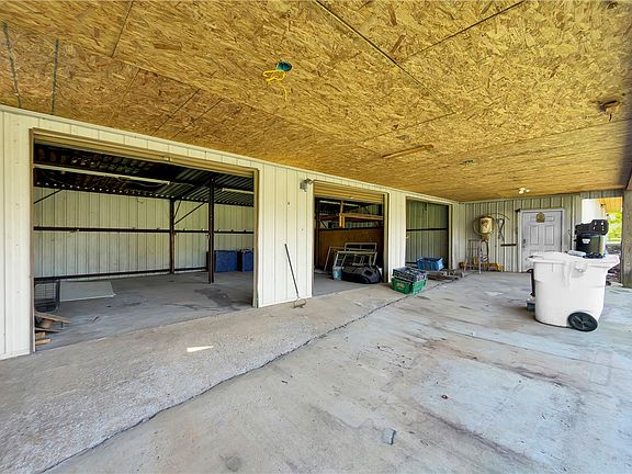 4th image of 619 Foster Rd