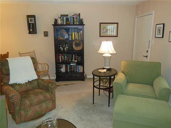 5th image of 2712 Whitney Pl APT 527