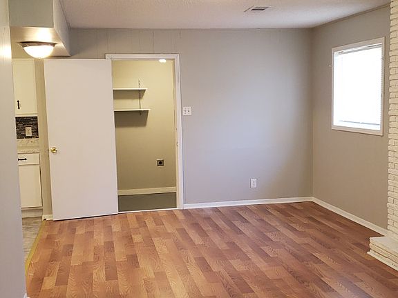 2nd image of 688 Lucille Ave