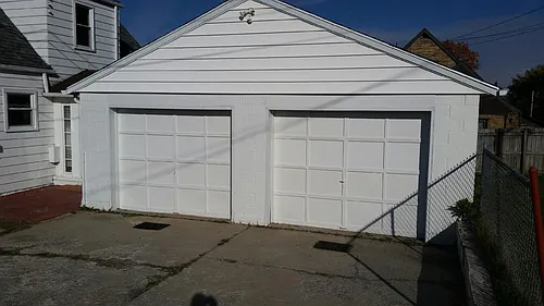 925 Scalp Ave Photo 1