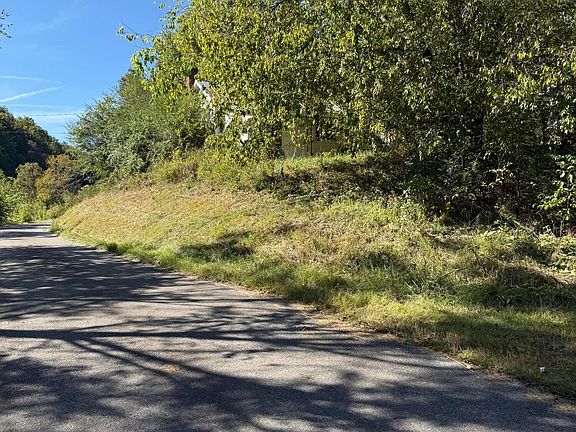 4th image of 1810 Carl Doty Rd