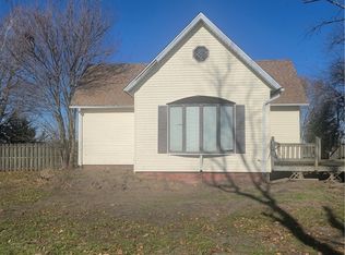 36 County Road 100 N, Ivesdale, IL 61851