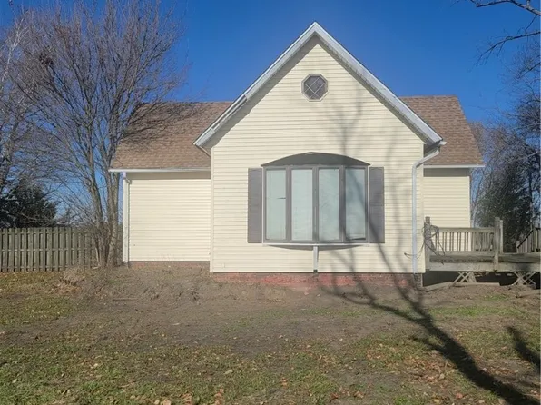 36 County Road 100 N, Ivesdale, IL 61851