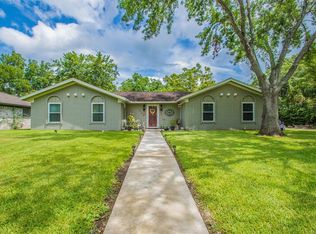 502 N Yaupon St, Richwood, TX 77531