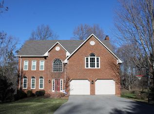 6715 Fairway Ridge Rd, Roanoke, VA 24018