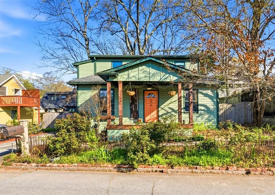 1st image of 216 Leyden St