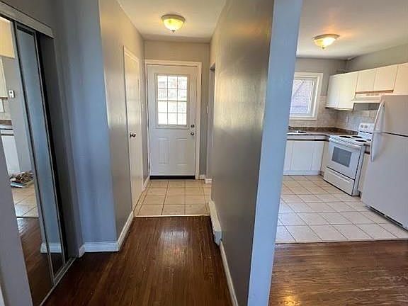 5th image of 69 Godstone Rd Unit 121