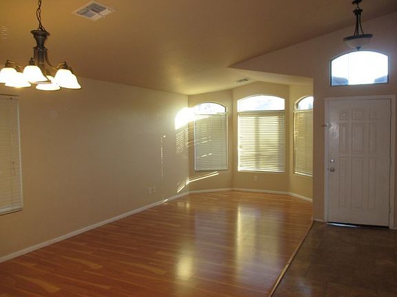 4th image of 15712 W Linden St