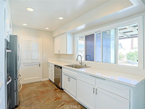 5th image of 16682 Charles Ln