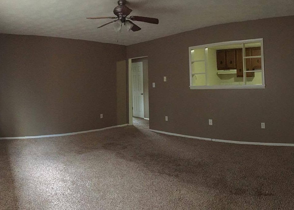 1st image of 104 N Pecan St APT 16