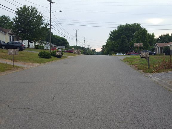 5th image of 717 Shelton Cir