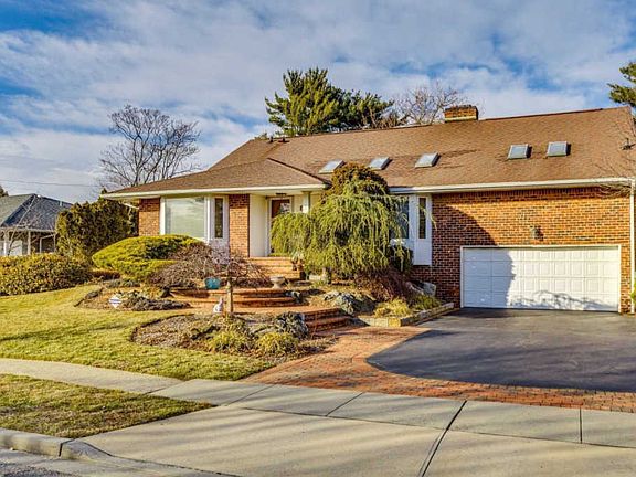 2nd image of 71 Birchwood Park Dr