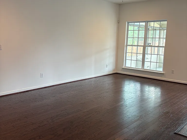 951 Narrows Point Dr — Photo 6
