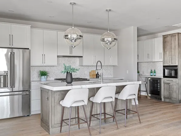 44 Ellery St #Penthouse 1, Boston, MA 02127