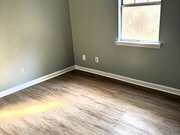 4th image of 830 Willow Pointe