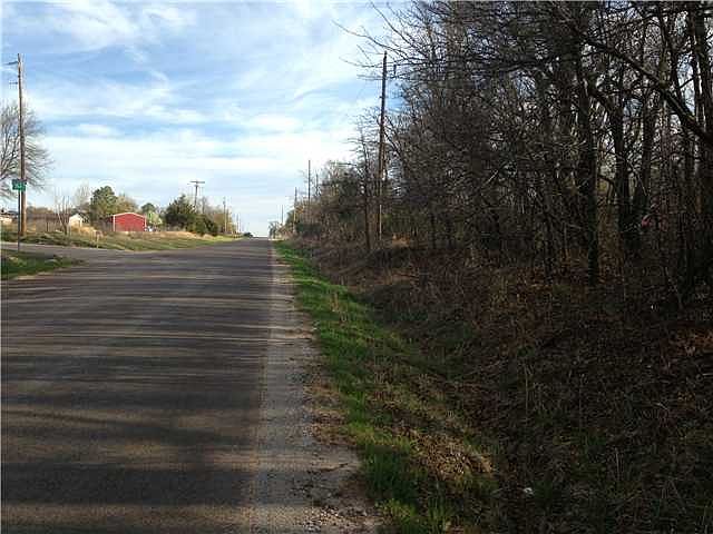 2nd image of 14200 S Luther Rd