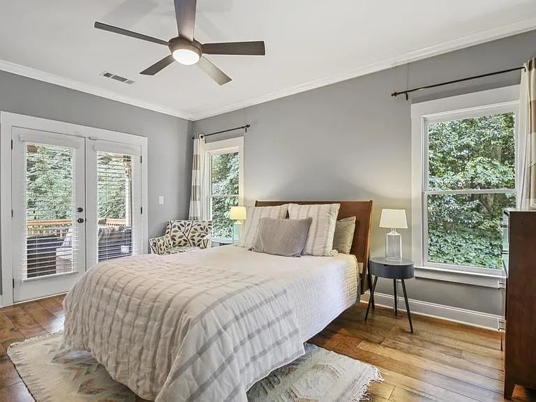 947 Delmar Ave SE — Photo 4