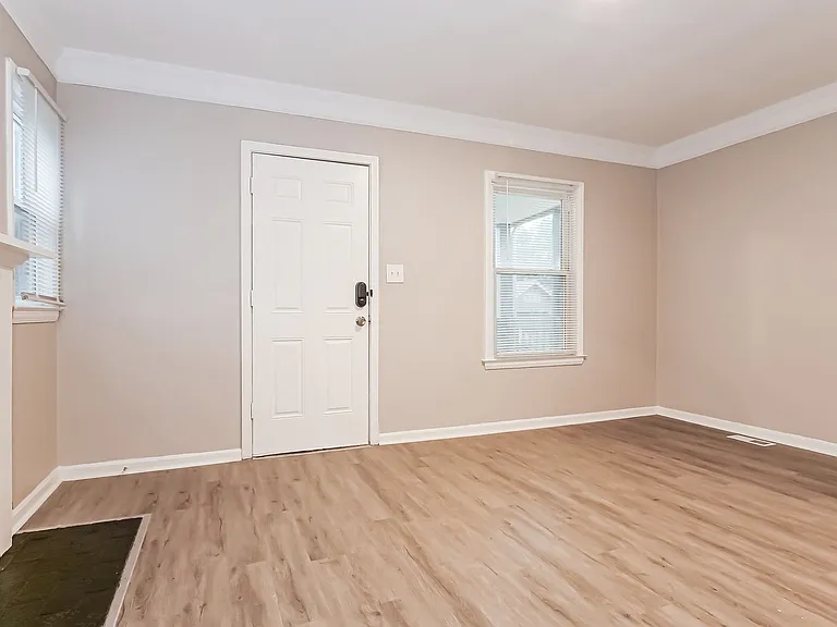 893961_018_living_room_13158057.jpg