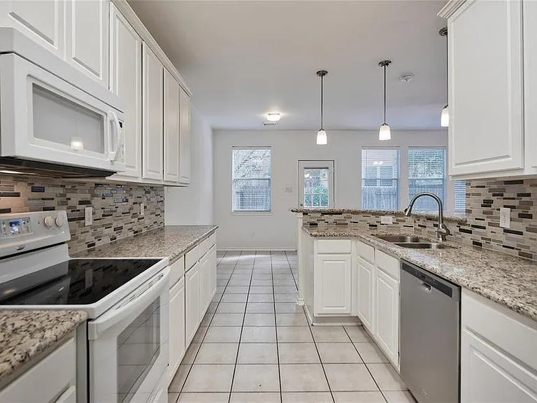 74 Blue Creek Ct — Photo 7