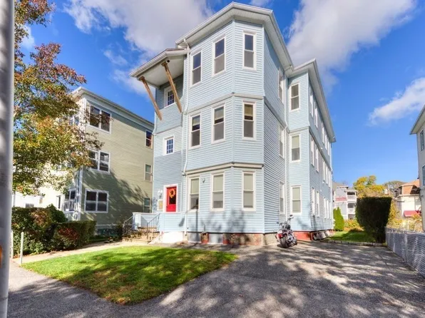 32 Blossom St, Worcester, MA 01609