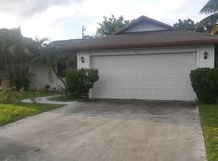 1823 Viscaya Pkwy, Cape Coral, FL 33990