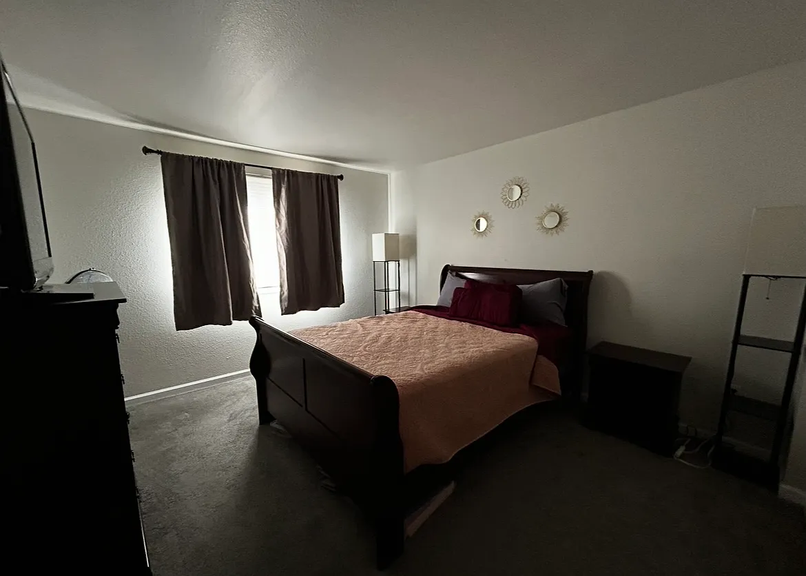 1 bed, 953 sqft, $2,000 — Photo 3