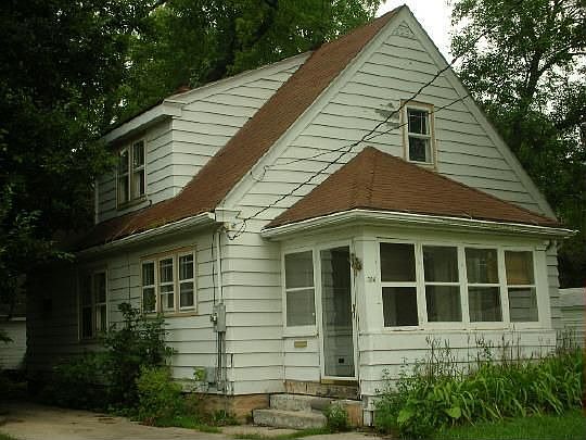 2nd image of 706 Miriam Ave