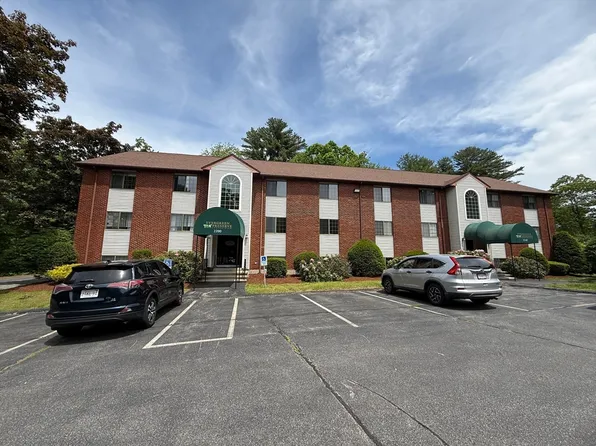 2200 Skyline Dr Unit 4, Lowell, MA 01854