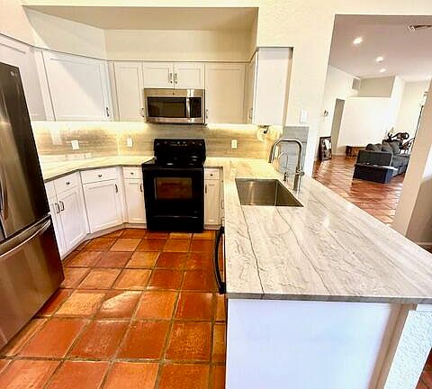 4th image of 2409 NW 66th Drive