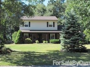 34 Firestone Ln, Clifton Park, NY 12065
