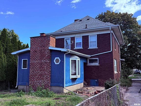 3rd image of 406 S A St