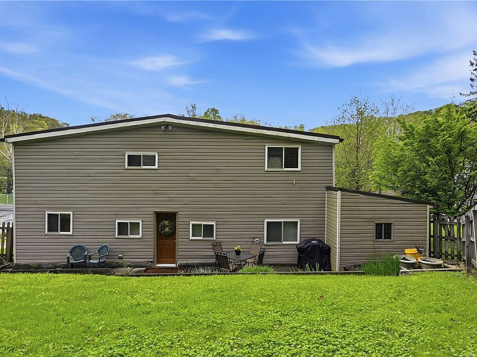 31st image of 225 Camp Horne Rd