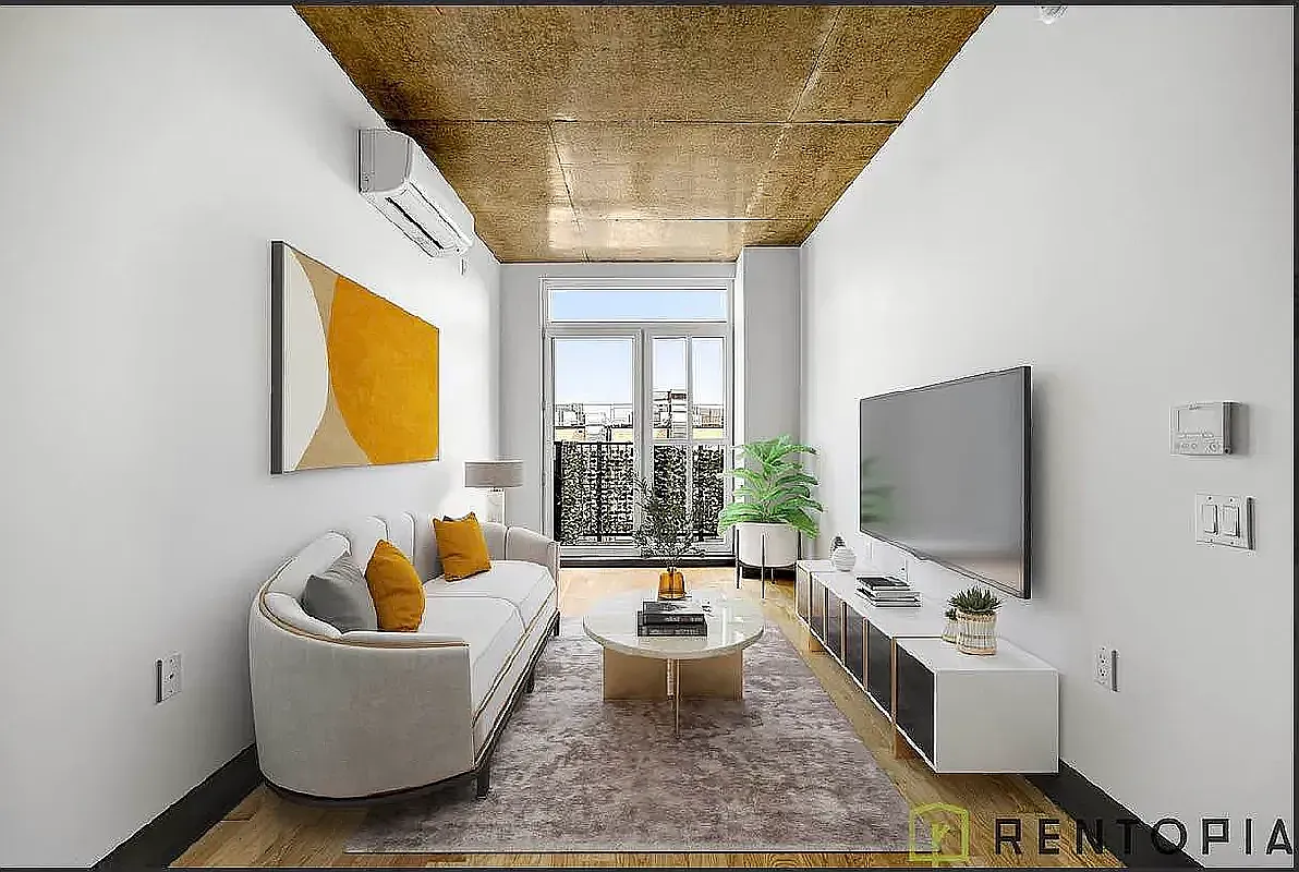 338 Evergreen Avenue — Photo 2