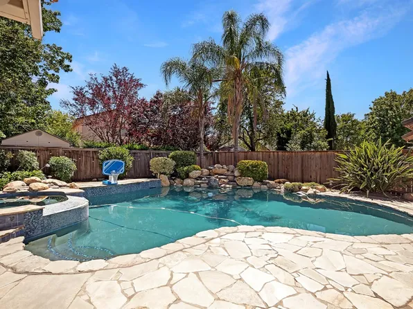 1806 N Bend Dr, Sacramento, CA 95835