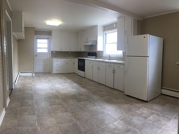 Main floor kitchen