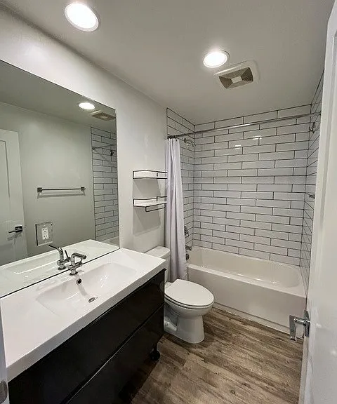 200 S Center St #303 — Photo 8