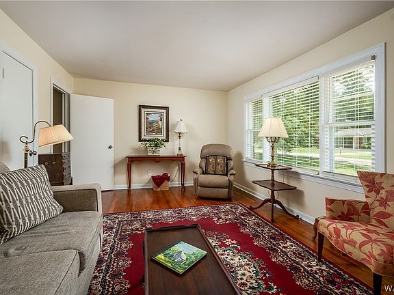 5th image of 451 Prince Acres