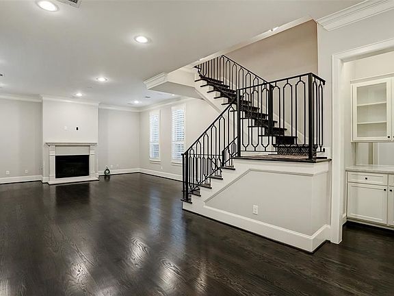 4th image of 2118 Briarglen Dr