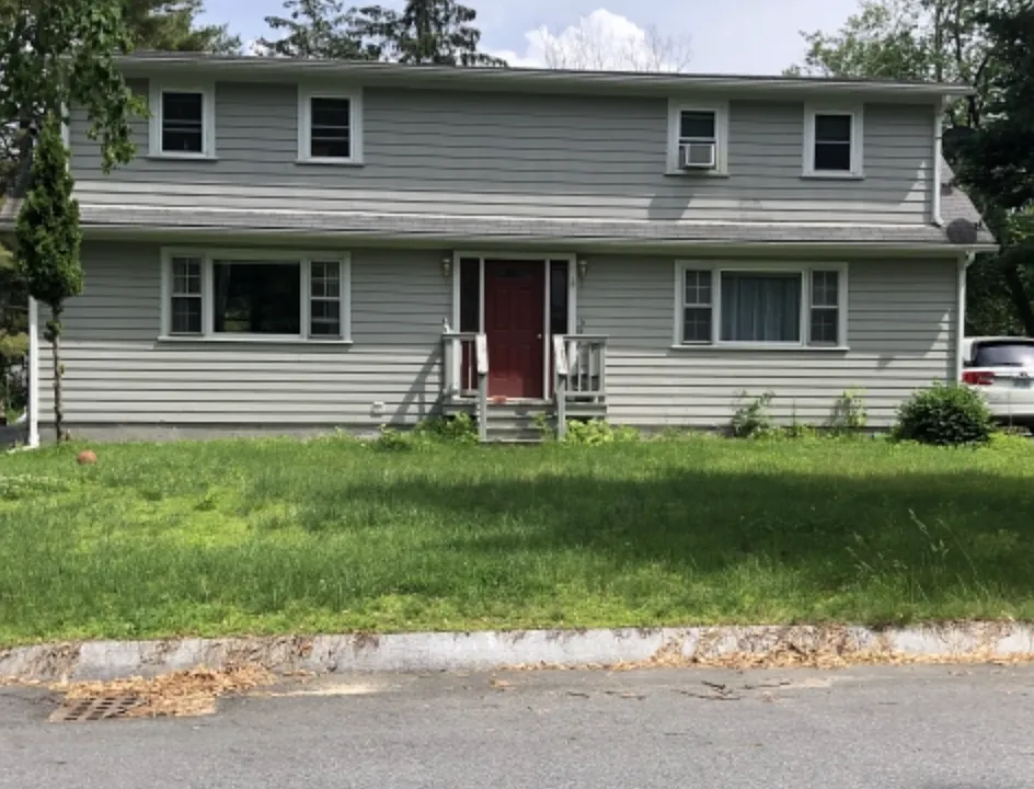6 Whitcomb Ave #1
