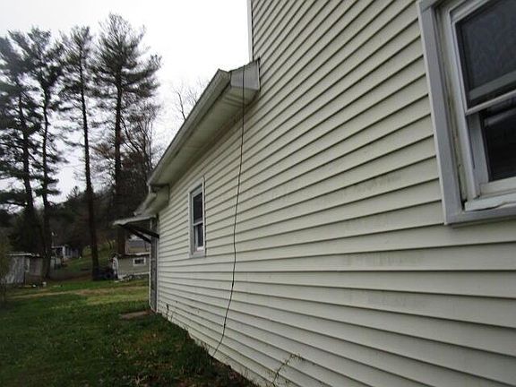 3rd image of 45747 Long St