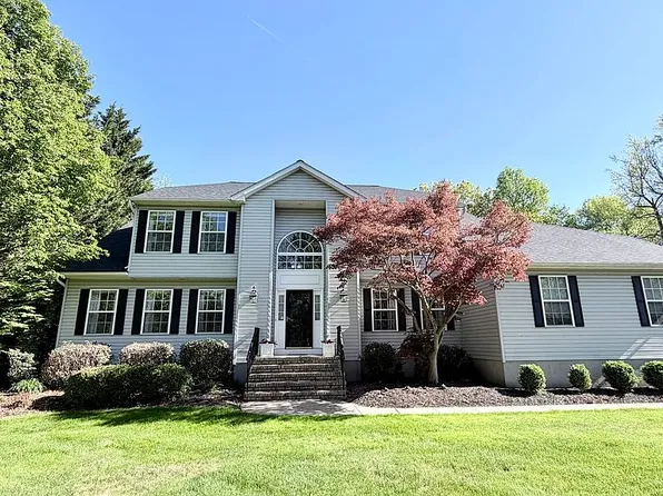 28 Arnold Ln, Robbinsville, NJ 08691