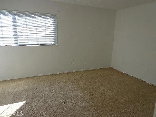 3 bed, 1.5 bath, 1380 sqft, $3,100 — Photo 4