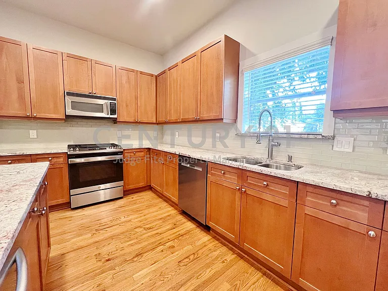 4830 Cedar Springs Rd #13 — Photo 5