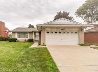 4436 Parkside Blvd, Allen Park, MI 48101
