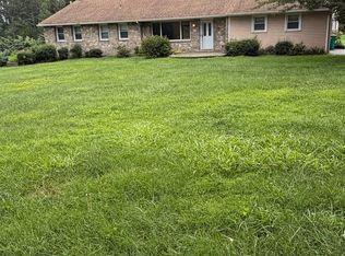 6 Patricia Ln, Glen Mills, PA 19342
