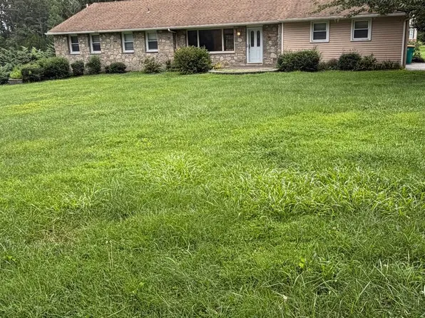 6 Patricia Ln, Glen Mills, PA 19342